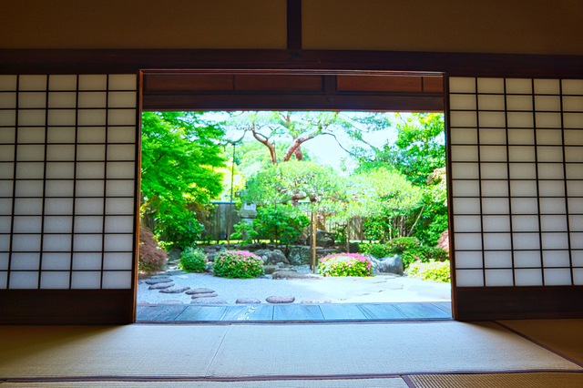 日本家屋の間取り例は？玄関や屋根はどうする？中古購入時の注意点も