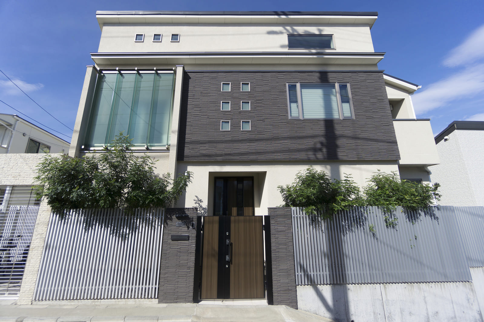 3階建て住宅の間取り例や価格は？売れないって本当？高さ制限との関連も